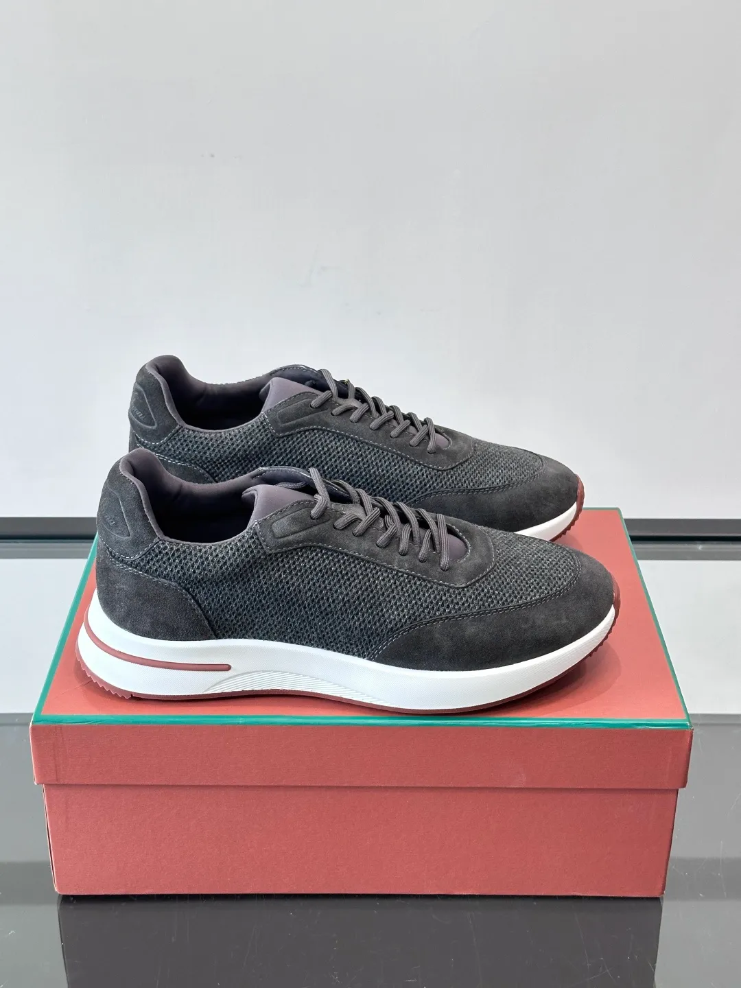 Men's men's shoes 💰p580 "Loro men's shoes 💰pian＊" Week End Walk series sports shoes, using exclusive raw materials, mesh upper + suede stitching, breathable and comfortable, rubber soles with strong grip, suitable for commuting and casual outings. Low-key high-end gray tone, versatile suit or casual wear, size: 39-44 (customized at 38.45.46)